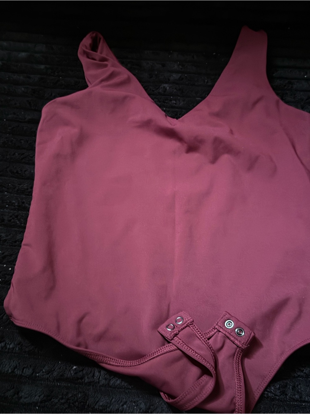 Express Sleeveless V-Neck Bodysuit in Dusty Rose